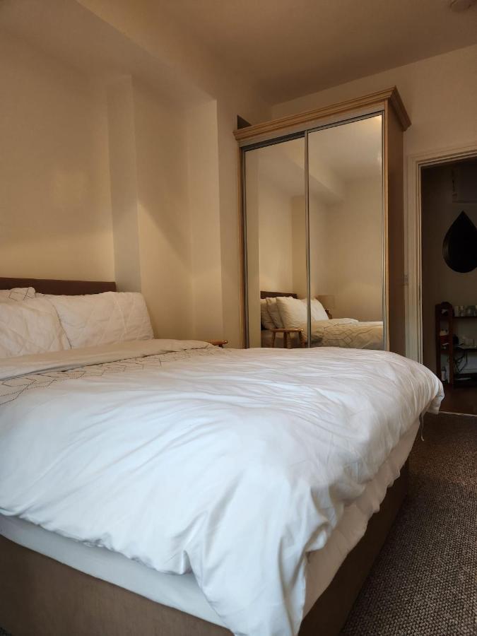 Our Tiny Little Home คอร์ก ภายนอก รูปภาพ